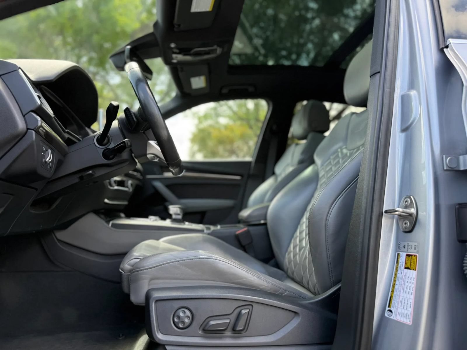 Used 2018 Audi SQ5 Premium Plus AWD/4WD image 25