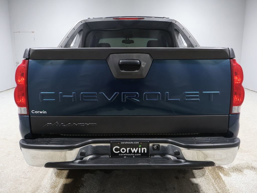 Used 2006 Chevrolet Avalanche LS image 3