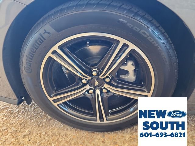 Used 2025 Ford Mustang Coupe image 23