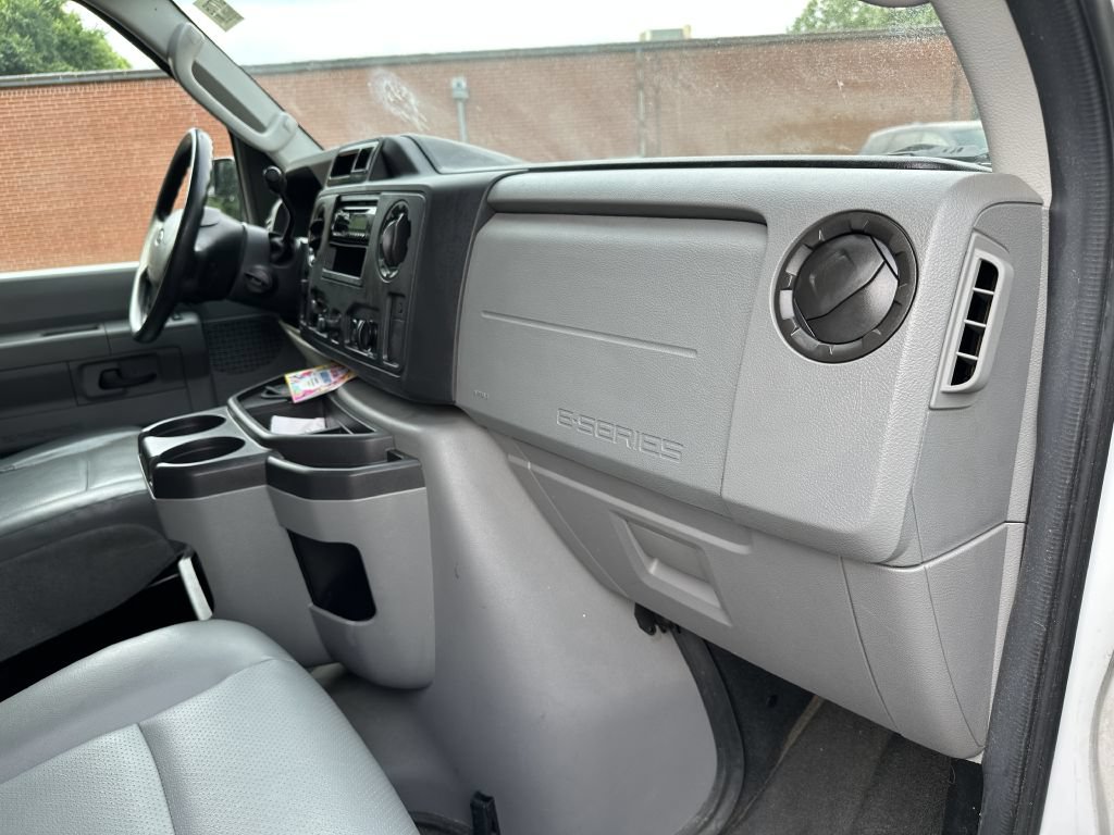 Used 2011 Ford E-250 and Econoline 250 w/ PWR Group RWD image 23