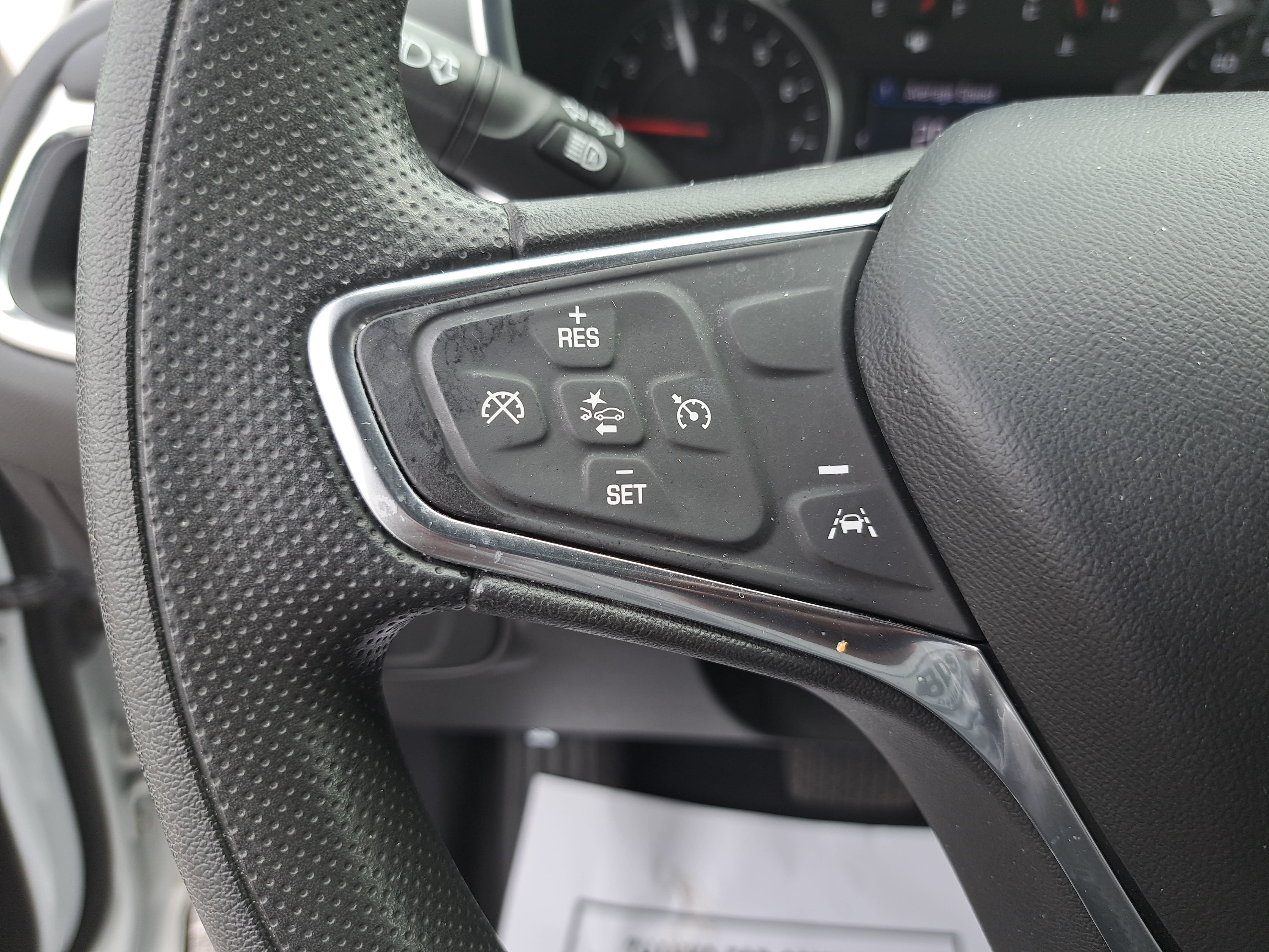 Used 2021 Chevrolet Equinox LT FWD image 17