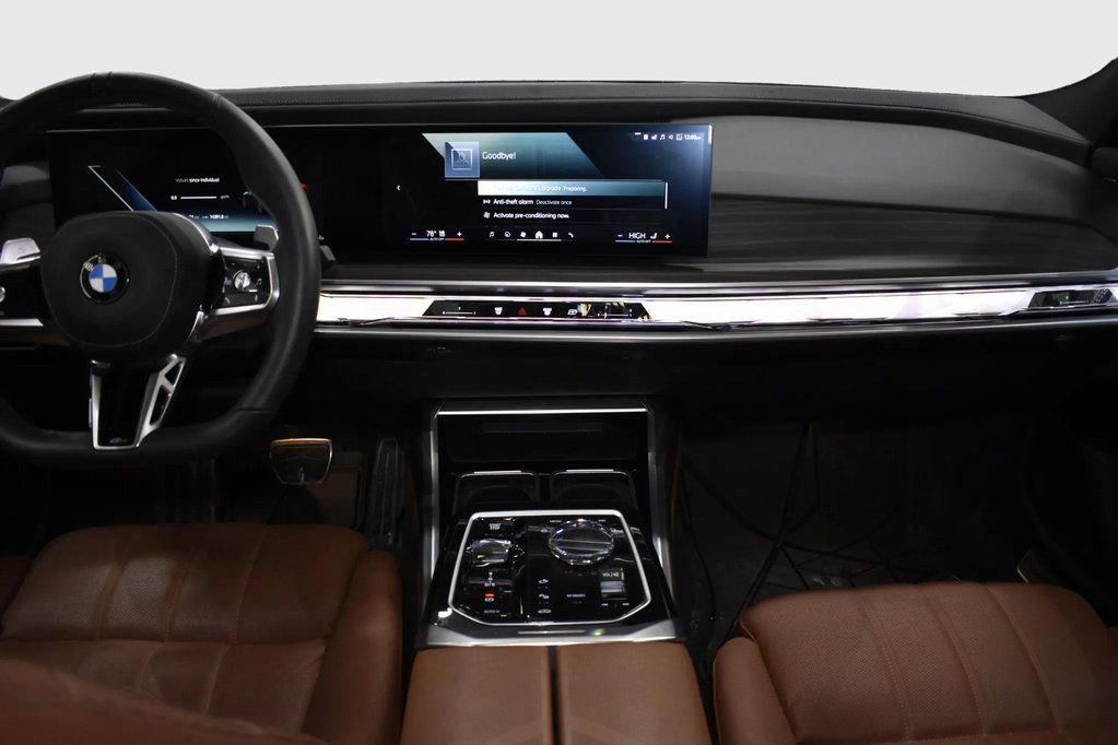 Used 2025 BMW 760i xDrive image 29