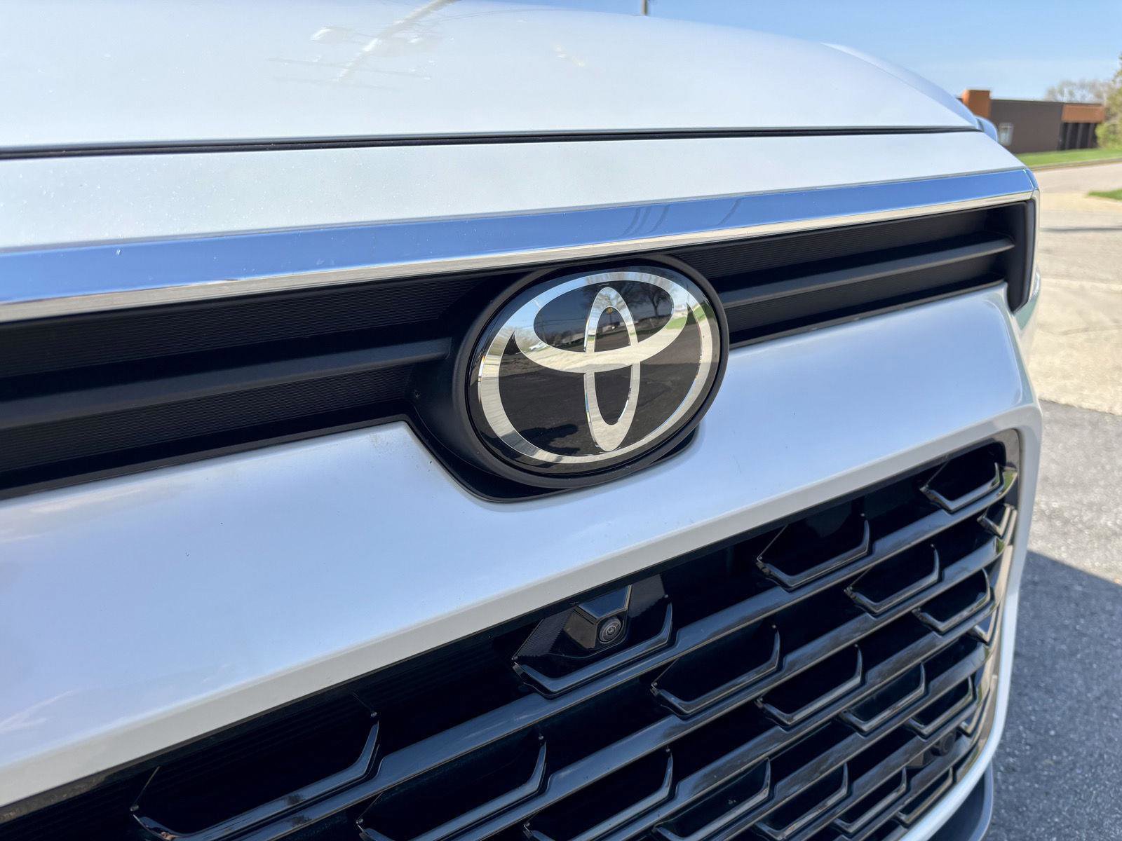 Used 2024 Toyota Grand Highlander Limited AWD/4WD image 40