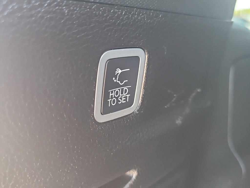 Certified 2024 Jeep Grand Wagoneer L 4WD image 9