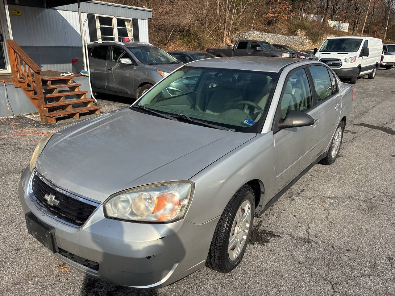 Used 2007 Chevrolet Malibu LS FWD image 2