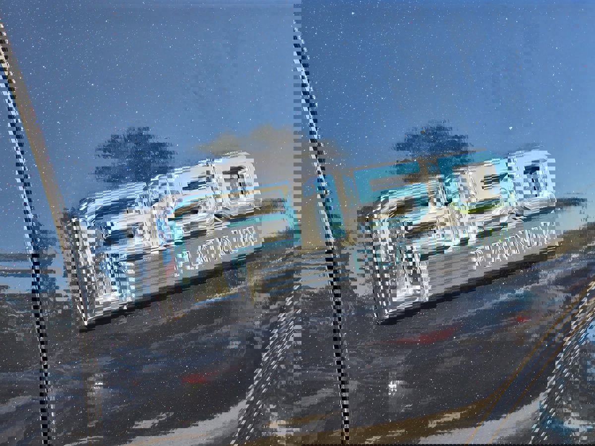 Used 2015 Ford F150 Platinum w/ Equipment Group 701A Luxury image 15