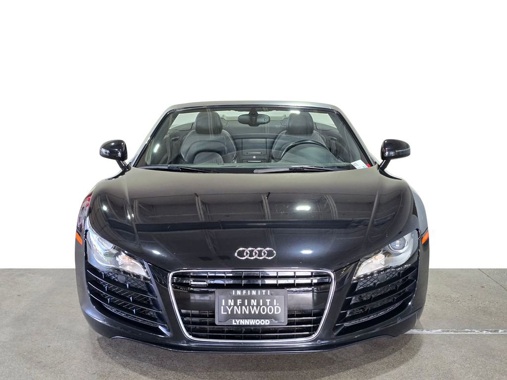 Used 2011 Audi R8 V8 w/ Convenience Pkg image 2
