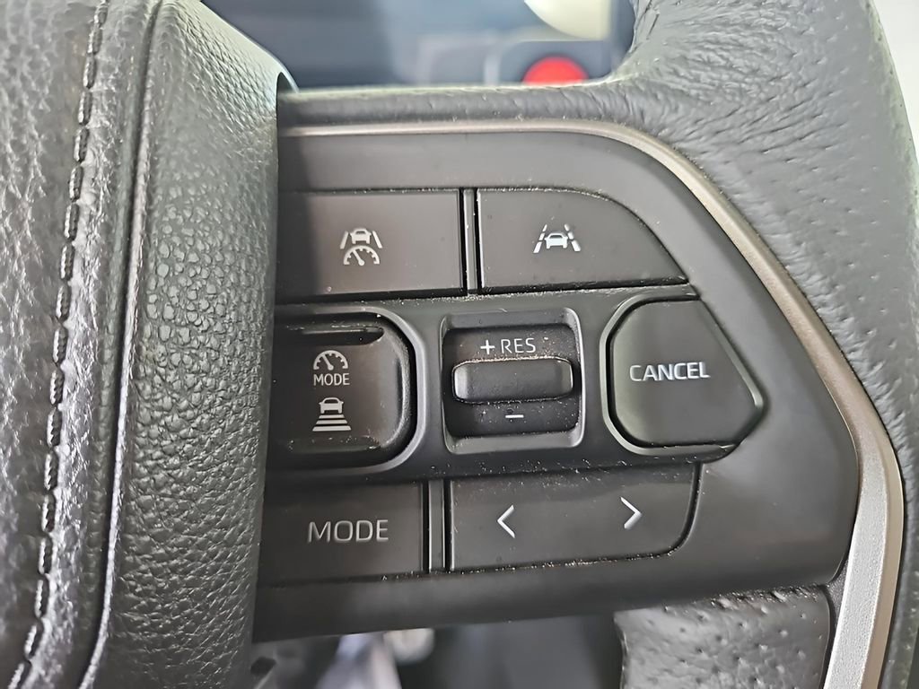 Used 2025 Toyota Tacoma TRD Sport image 31