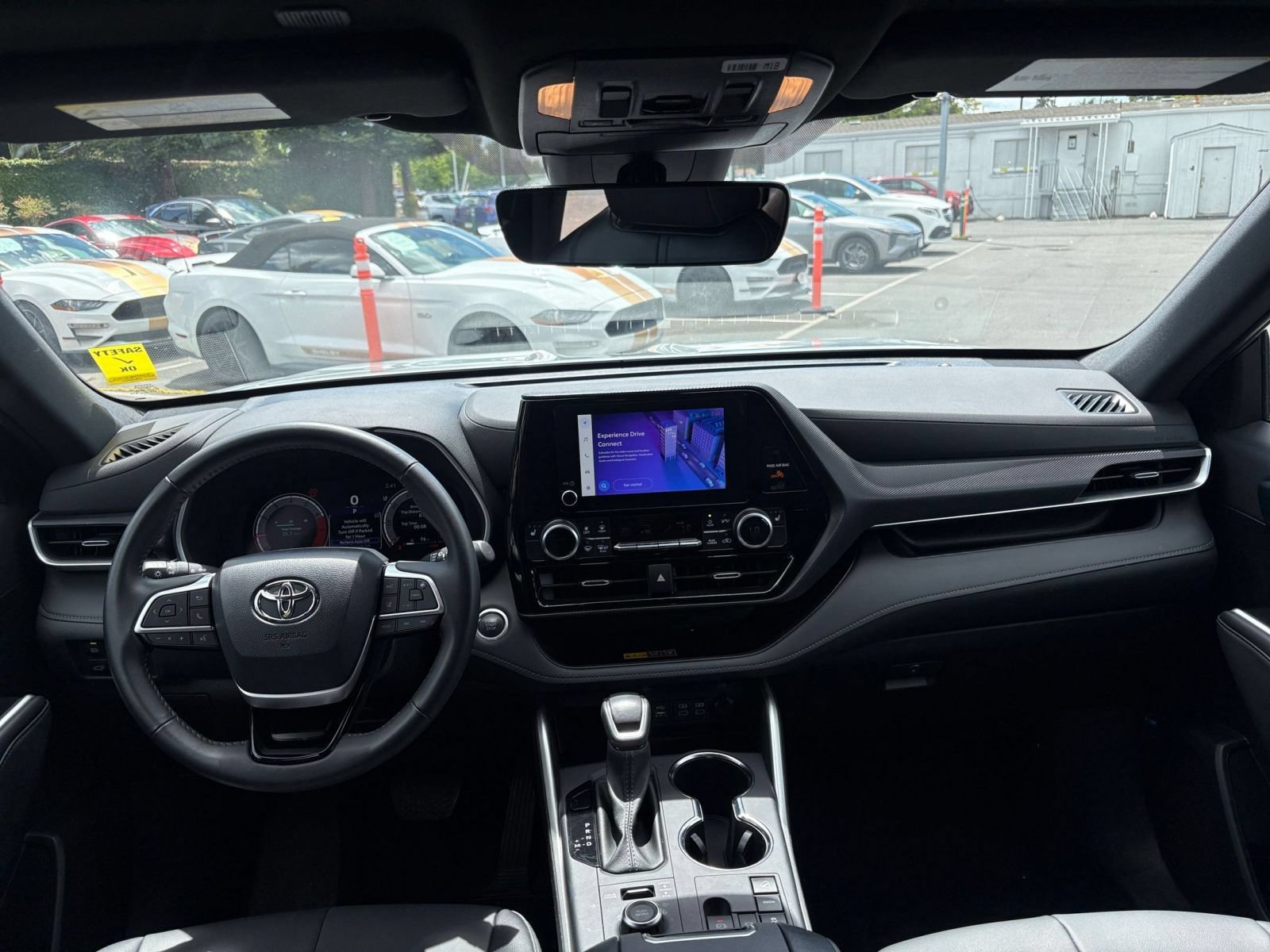 Used 2025 Toyota Highlander XSE AWD/4WD image 35