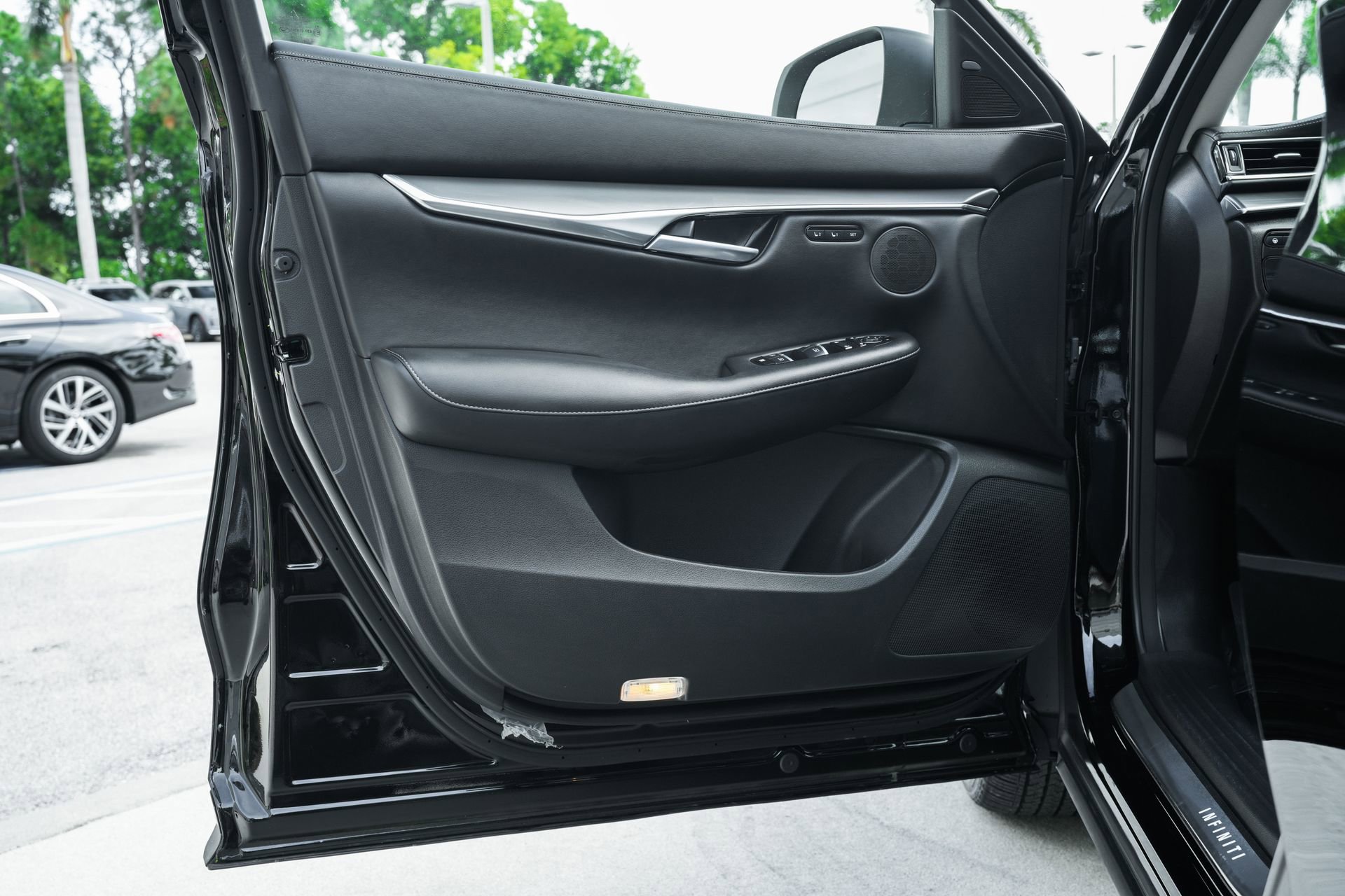 Used 2025 INFINITI QX50 Luxe image 28