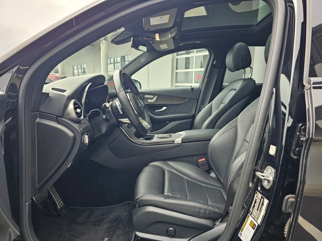 Used 2020 Mercedes-Benz GLC 300 4MATIC image 20