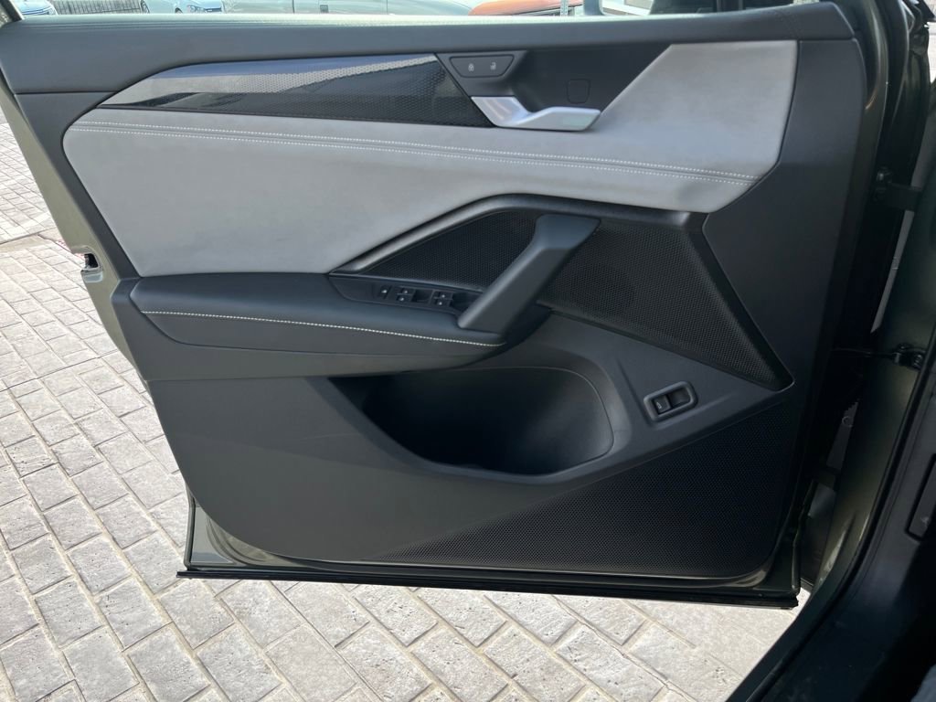 New 2026 Volkswagen Tiguan SE R-Line image 19