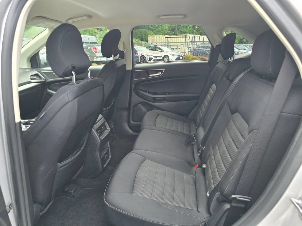 Used 2019 Ford Edge SEL AWD/4WD image 10