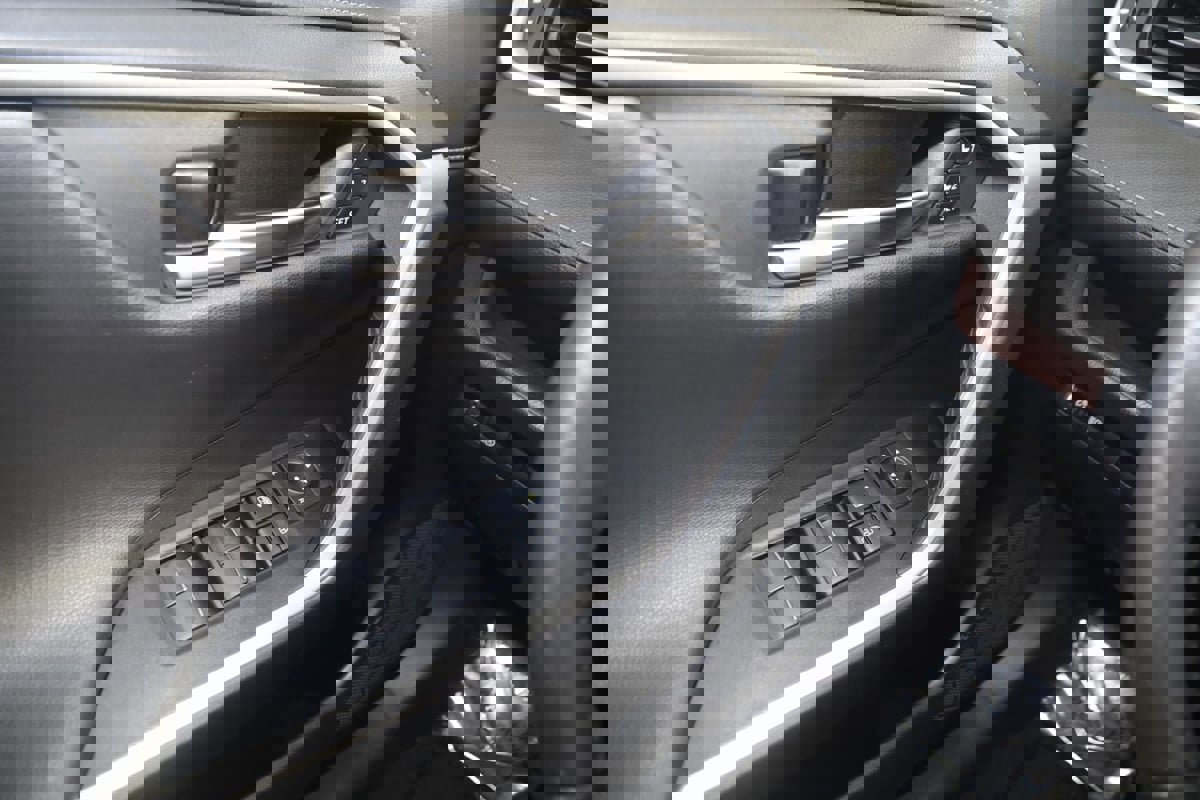 Used 2022 Toyota RAV4 Limited image 27