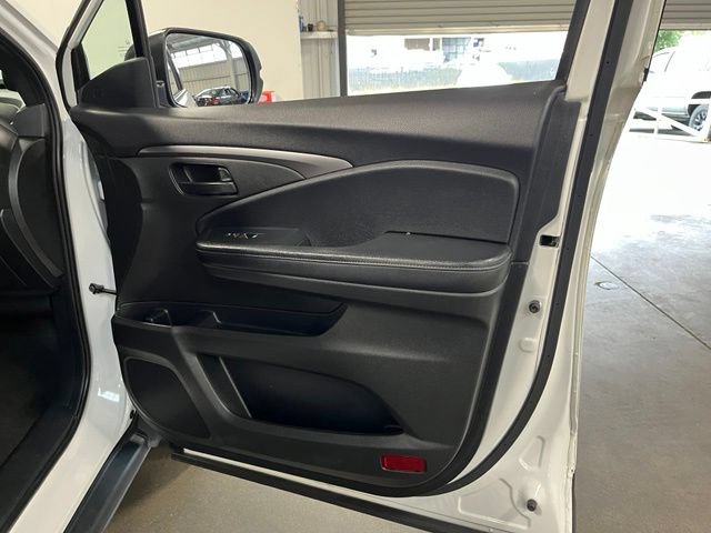 Used 2023 Honda Passport EX-L image 12
