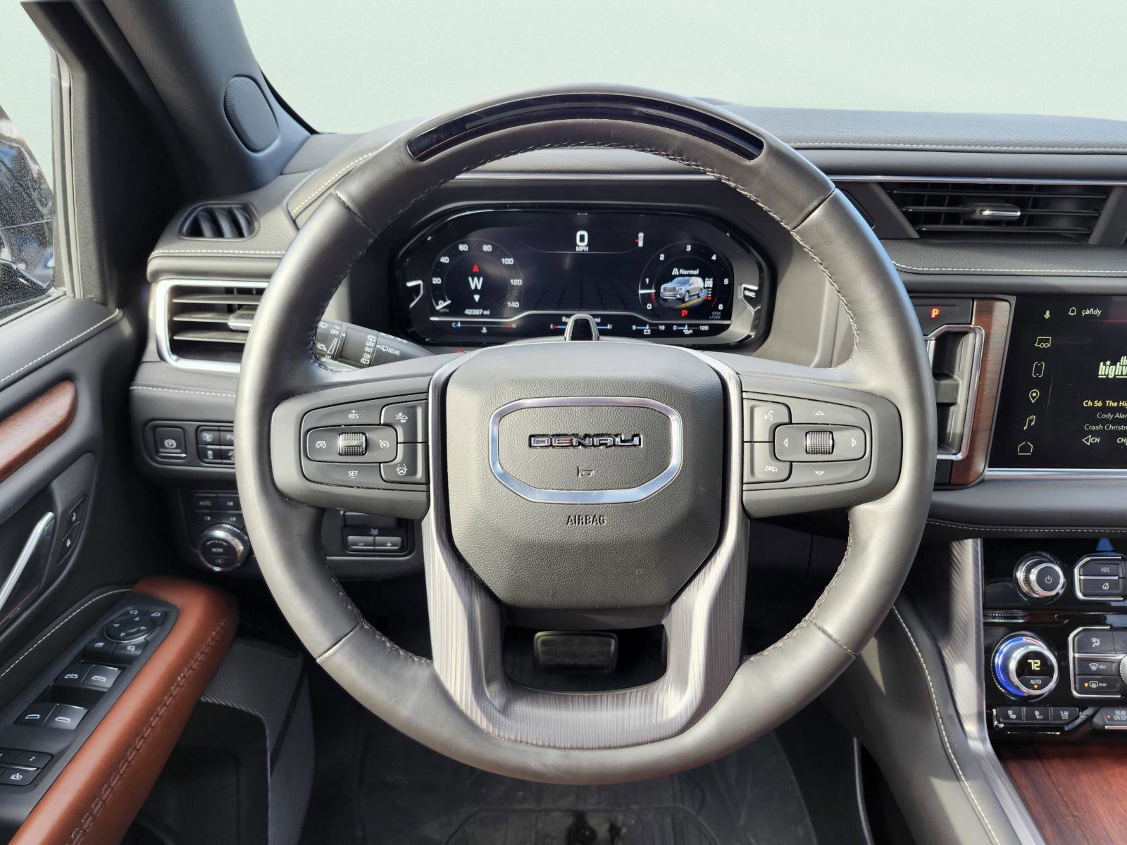 Used 2024 GMC Yukon XL Denali Ultimate w/ LPO, Floor Liner Package image 11