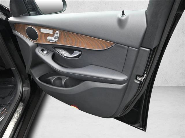 Used 2018 Mercedes-Benz GLC 300 4MATIC image 25