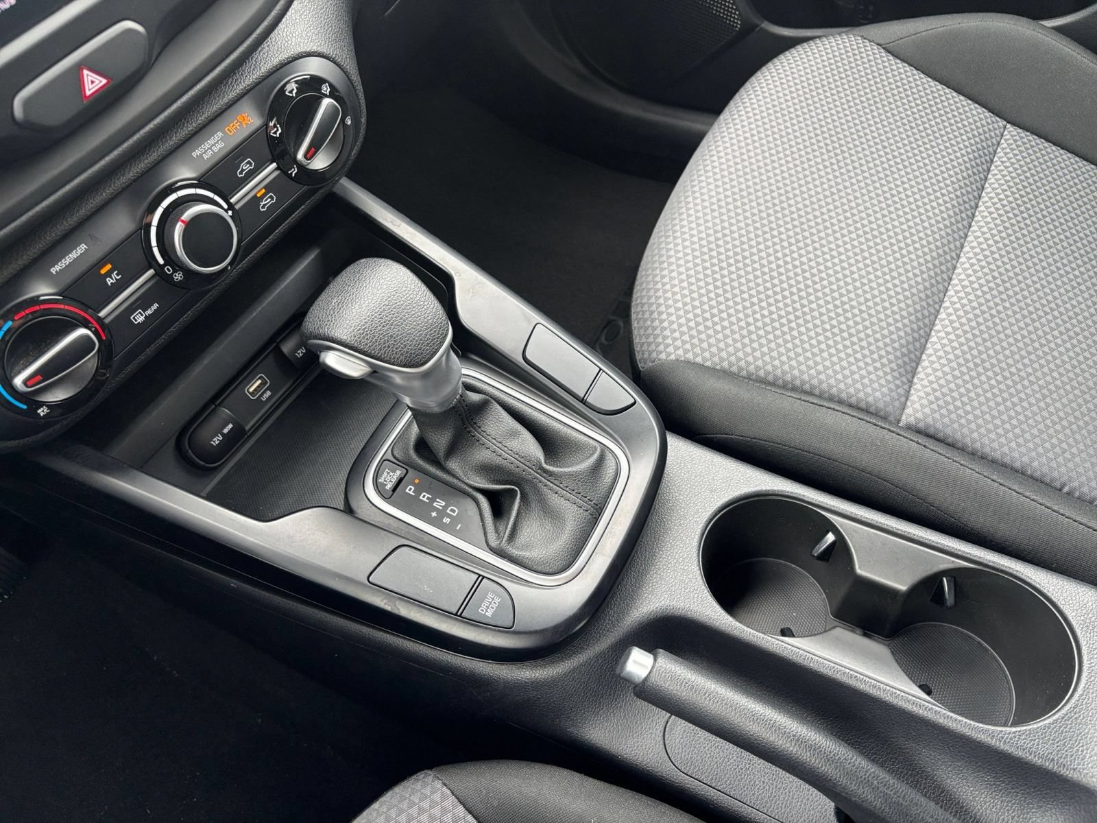 Used 2025 Kia Soul LX w/ LX Technology Package FWD image 39