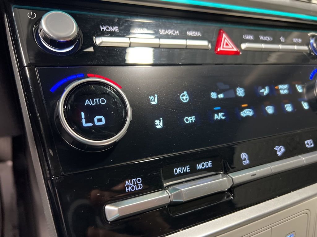 Used 2025 Hyundai Santa Fe Limited image 30