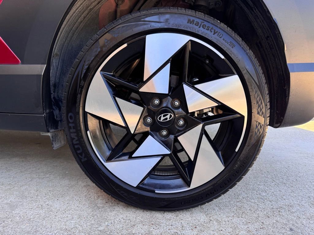 Used 2025 Hyundai Kona Limited image 28