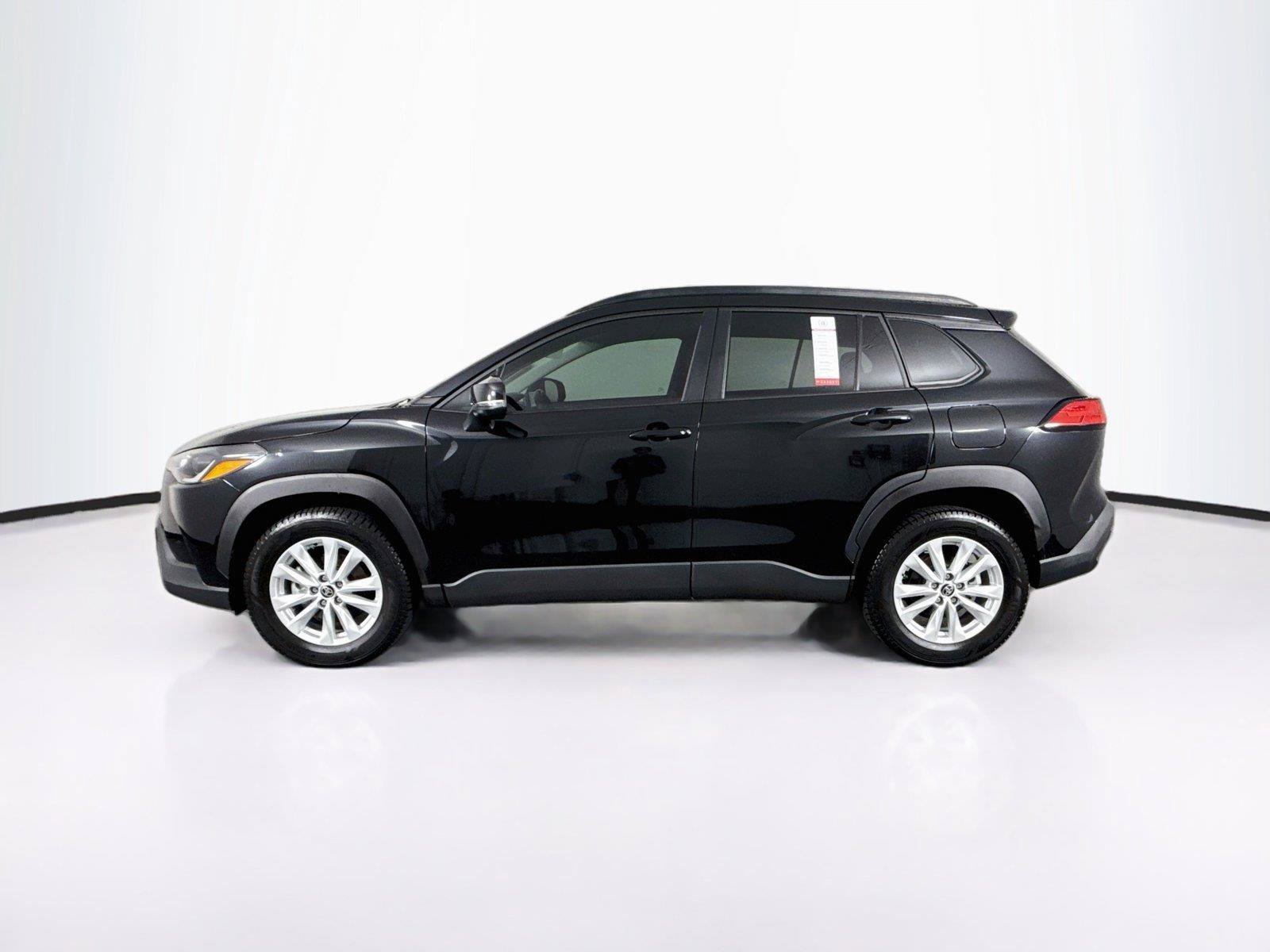 Certified 2024 Toyota Corolla Cross LE FWD image 13