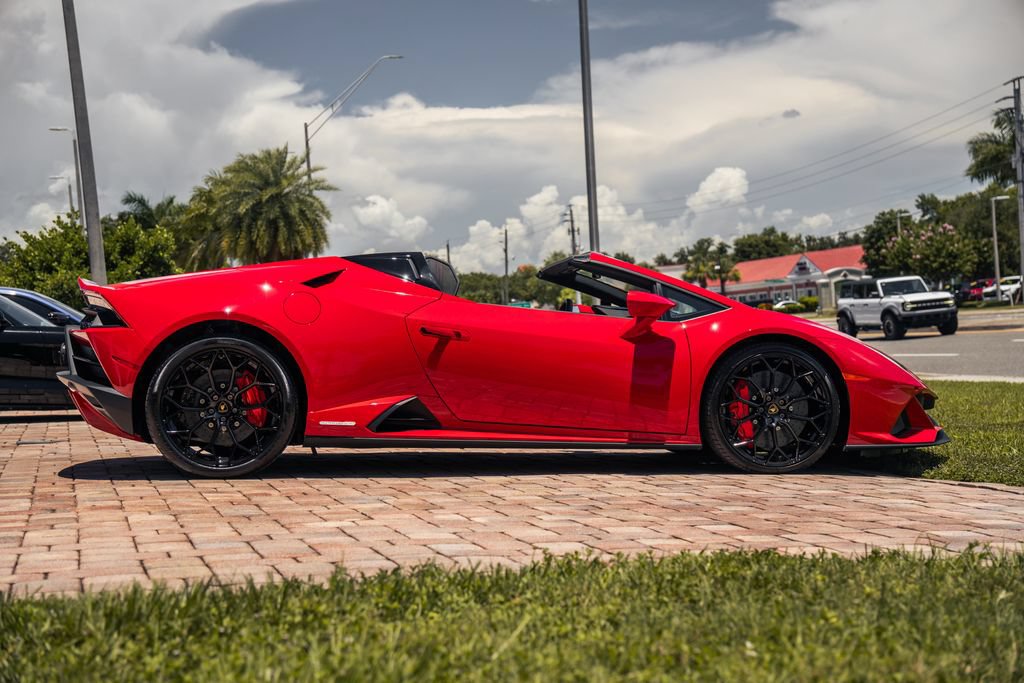Used 2024 Lamborghini Huracan EVO AWD/4WD image 6