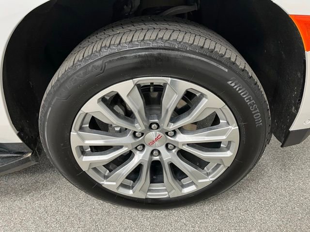 Used 2024 GMC Yukon XL Denali w/ Advanced Technology Package AWD/4WD image 17