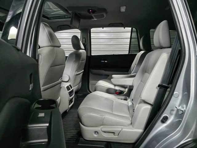 Used 2021 Honda Pilot Touring image 16