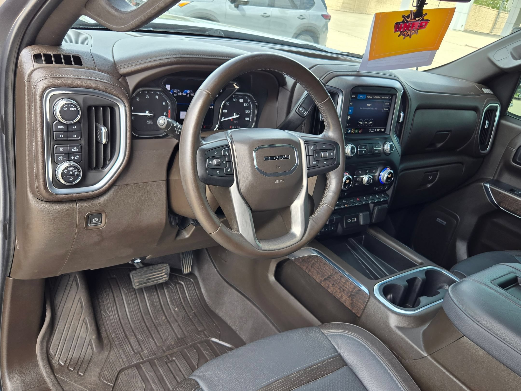 Used 2022 GMC Sierra 1500 Denali w/ Denali Premium Package AWD/4WD image 10