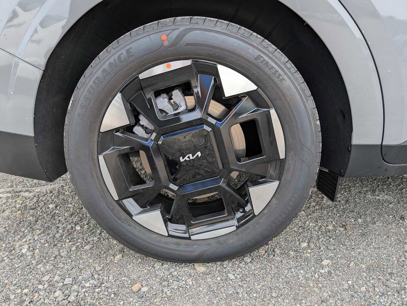 New 2026 Kia Carnival EX image 3