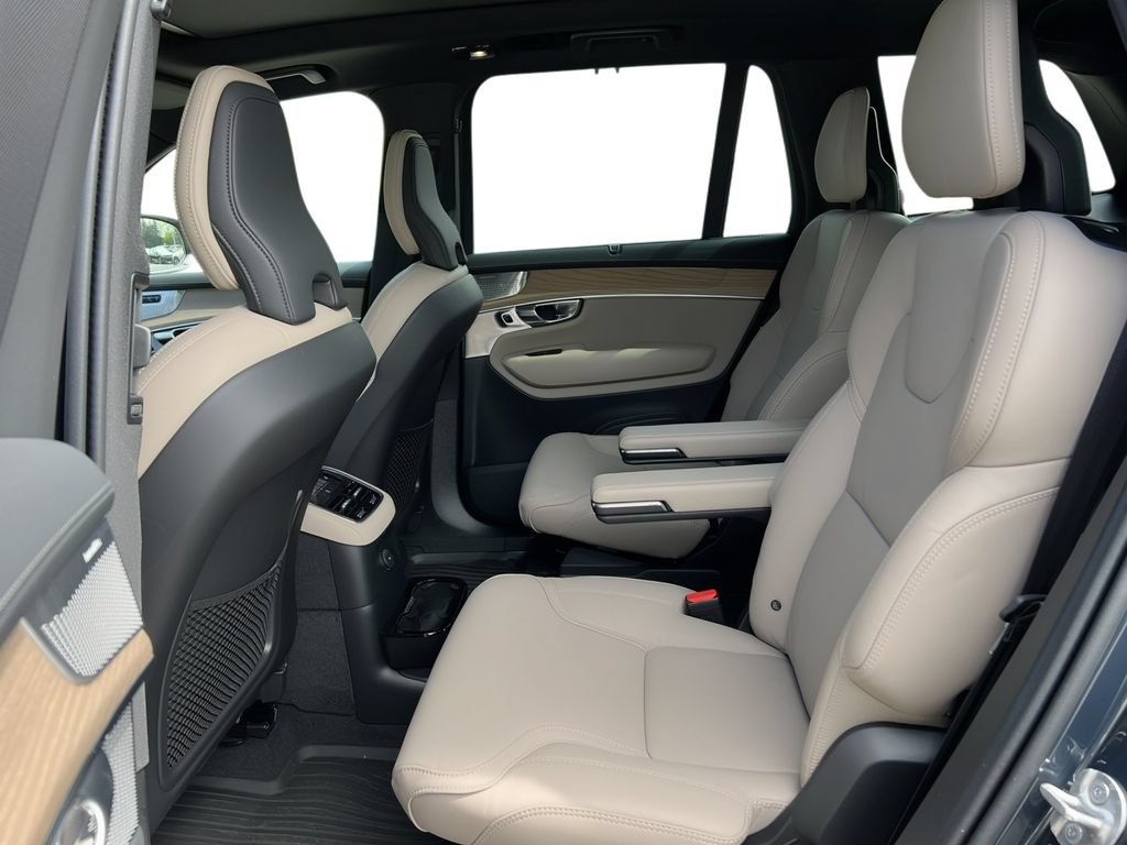 New 2026 Volvo XC90 T8 Ultra w/ Protection Package Premier AWD/4WD image 7