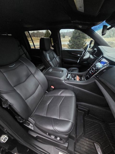 Used 2016 Cadillac Escalade ESV Platinum image 3