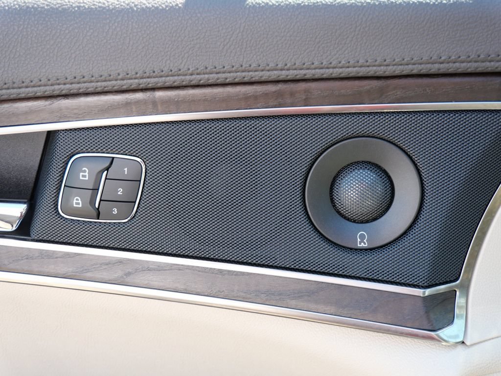 Used 2020 Lincoln Nautilus Reserve AWD/4WD image 18