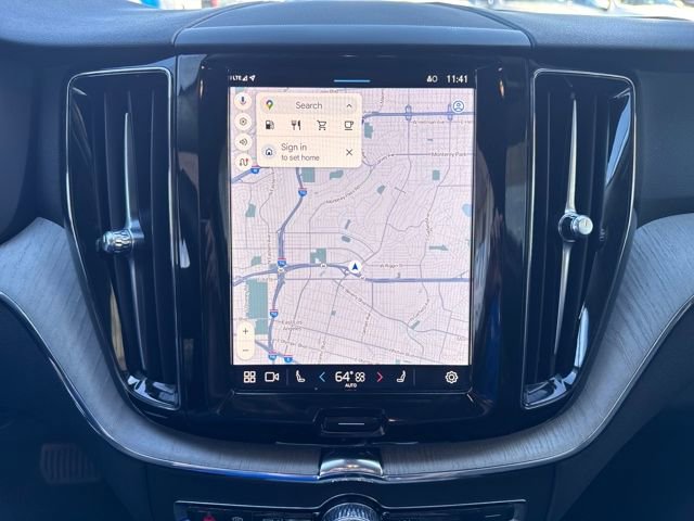 Used 2025 Volvo XC60 B5 Plus image 17