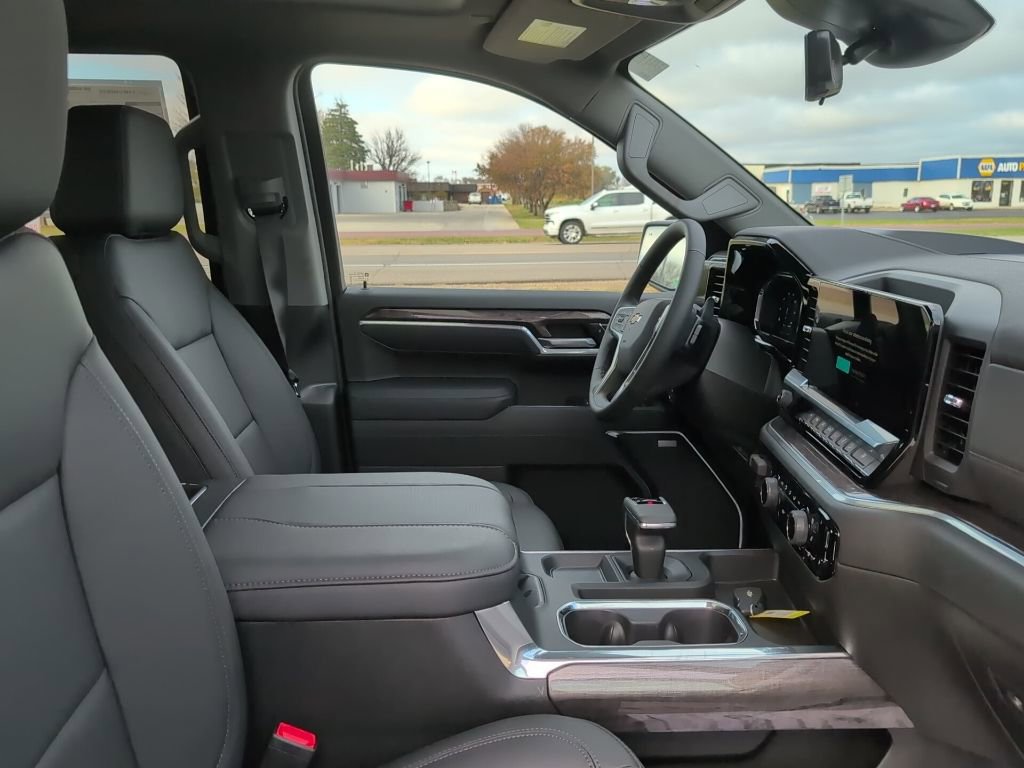 New 2026 Chevrolet Silverado 1500 LTZ w/ LTZ Premium Package image 32