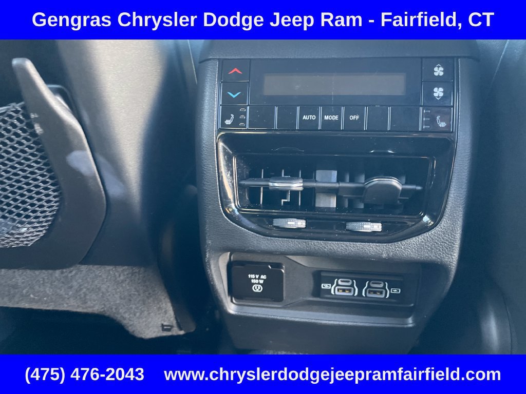 Used 2023 Jeep Grand Cherokee L Limited w/ Luxury Tech Group II AWD/4WD image 31