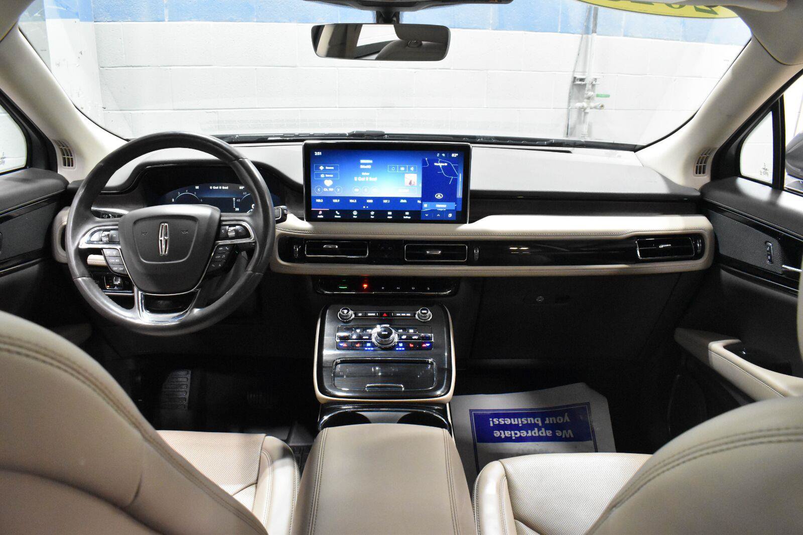 Used 2023 Lincoln Nautilus Reserve AWD/4WD image 6