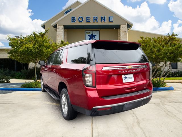 Used 2022 Chevrolet Suburban LT RWD image 3