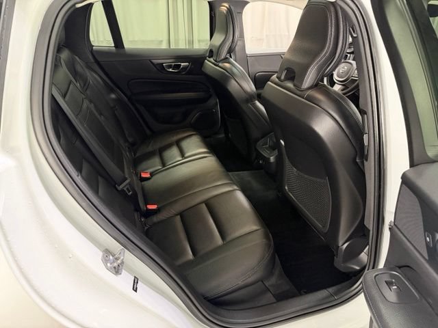 Used 2020 Volvo V60 T5 Cross Country w/ Protection Package Premier AWD/4WD image 8