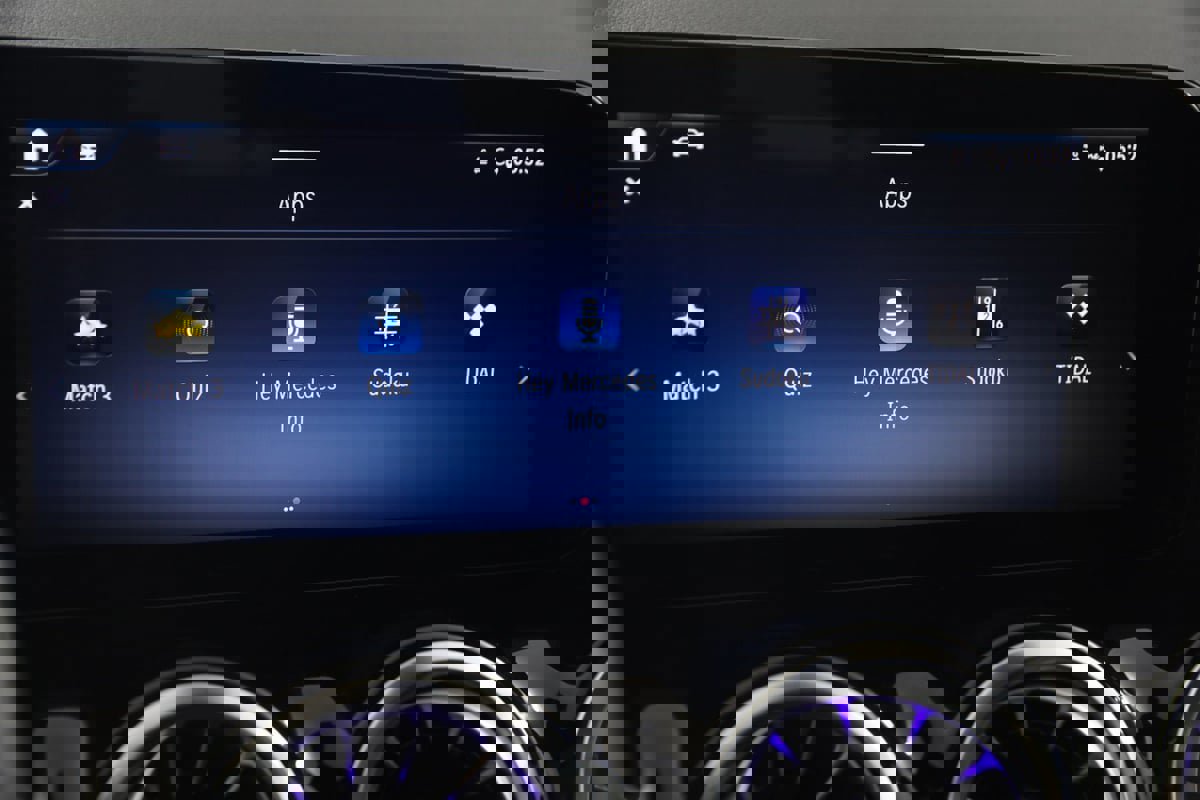 Used 2024 Mercedes-Benz GLA 35 AMG 4MATIC image 44