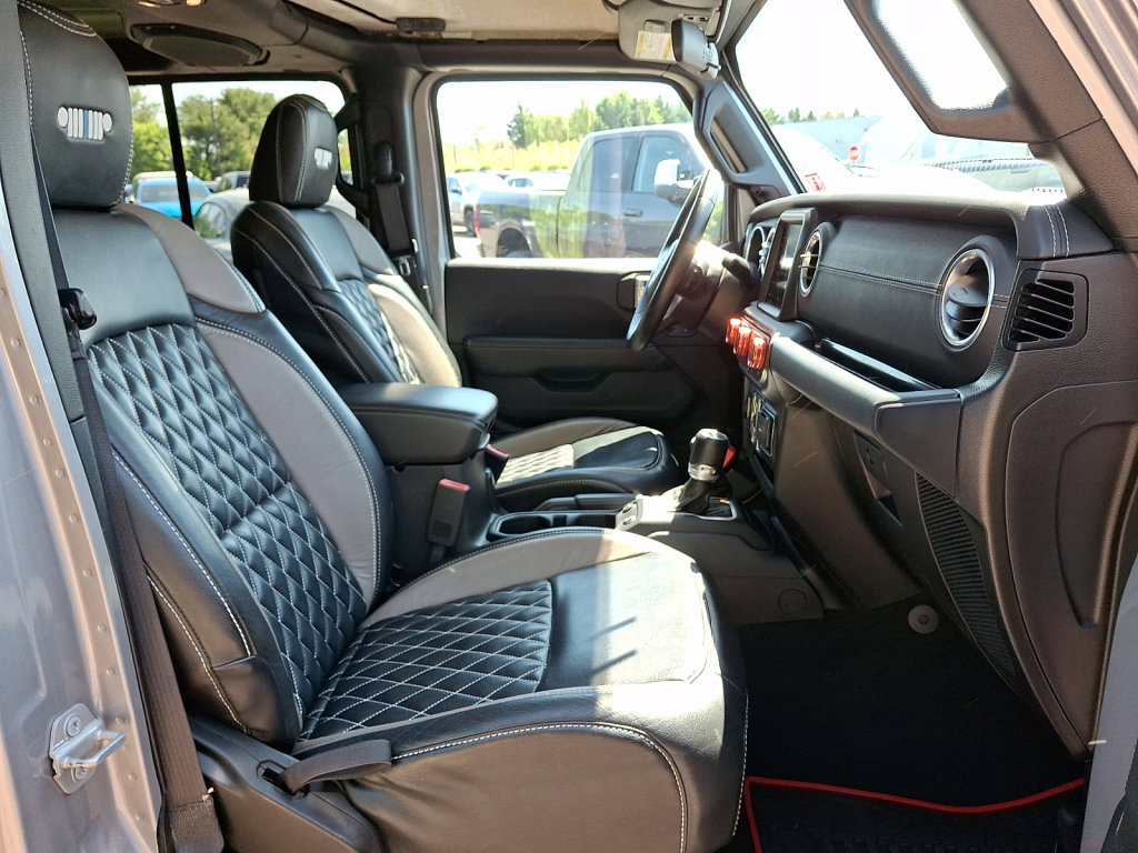 Used 2019 Jeep Wrangler Unlimited Sahara AWD/4WD image 12