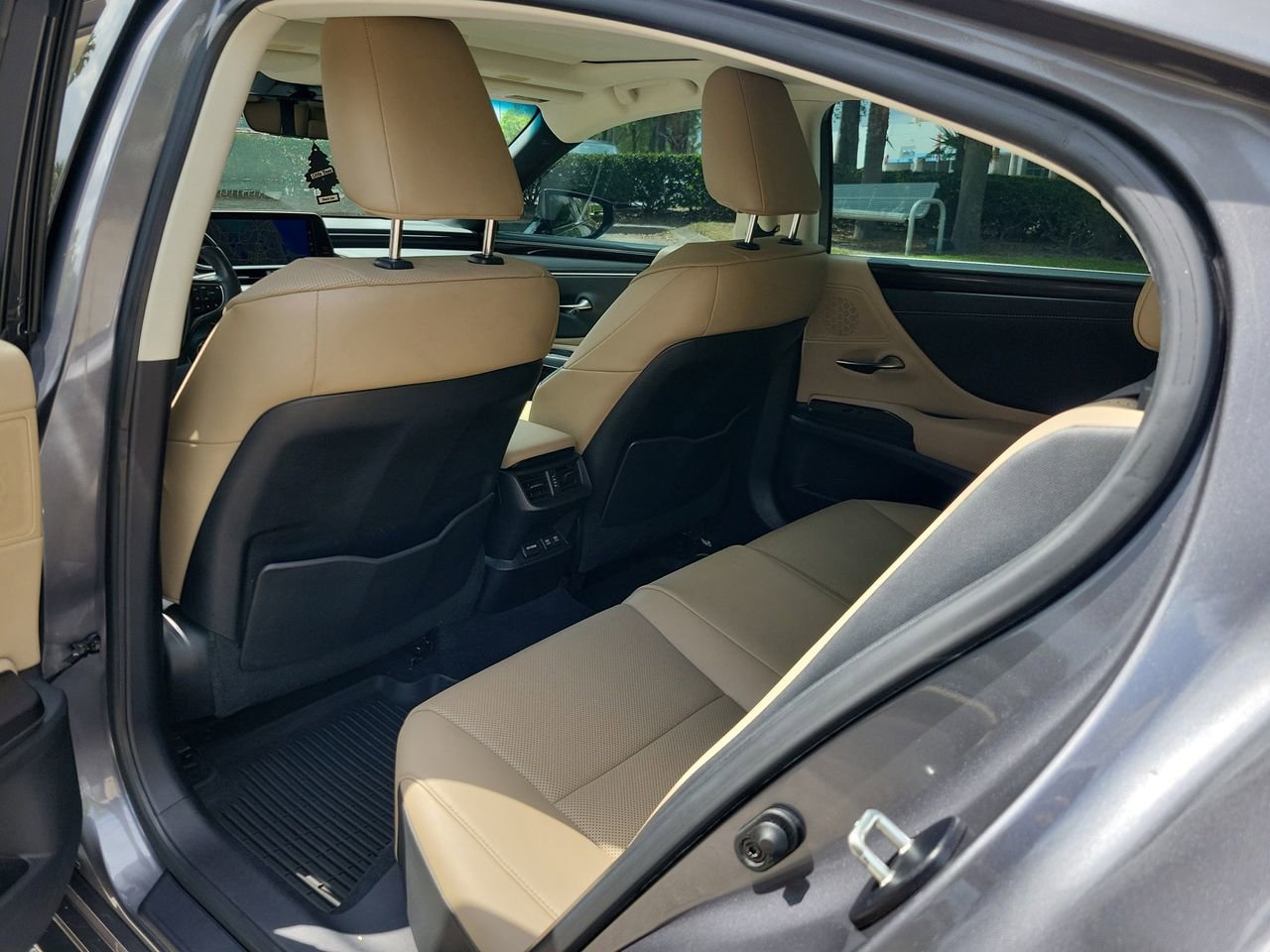 Used 2021 Lexus ES 350 w/ Premium Package image 9