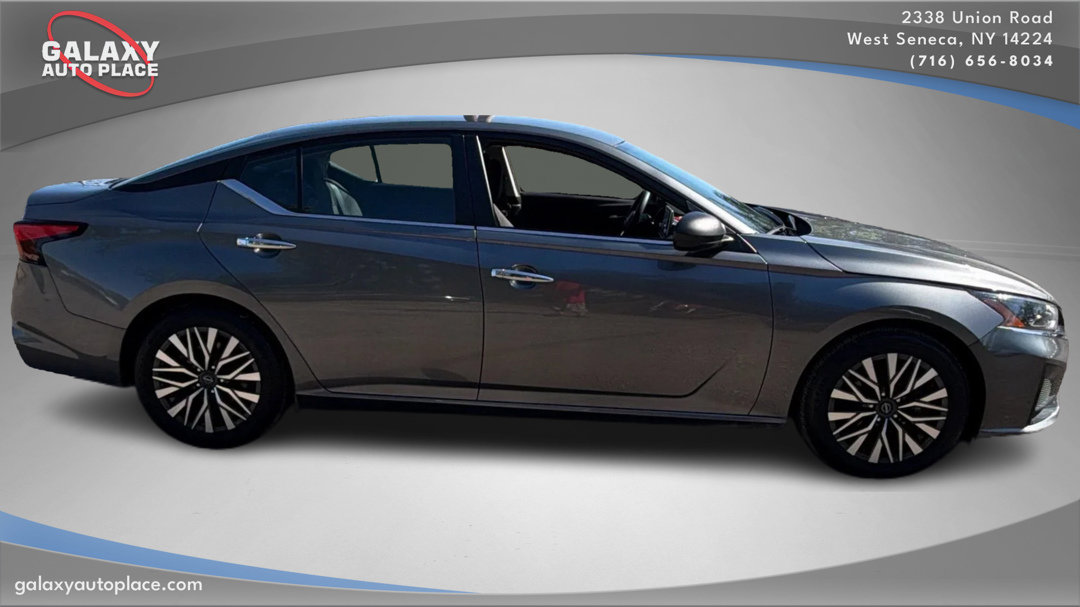 Used 2024 Nissan Altima 2.5 SV image 4