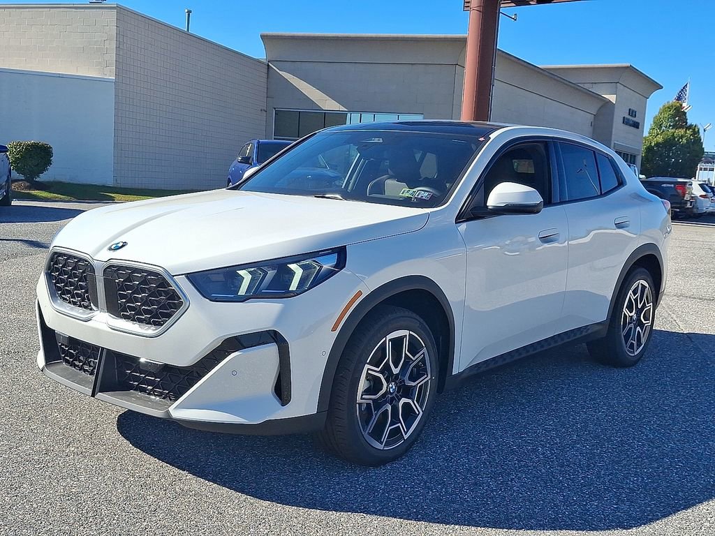 Used 2025 BMW X2 xDrive28i w/ Premium Package AWD/4WD image 5