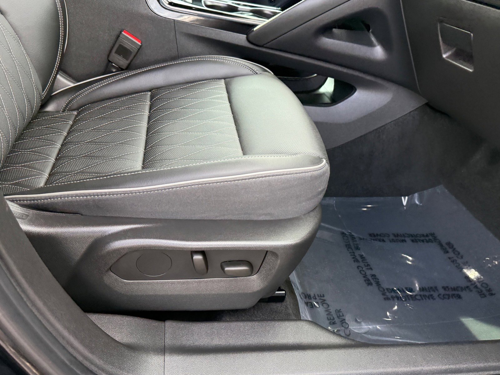 Used 2023 Buick Envision Avenir image 12