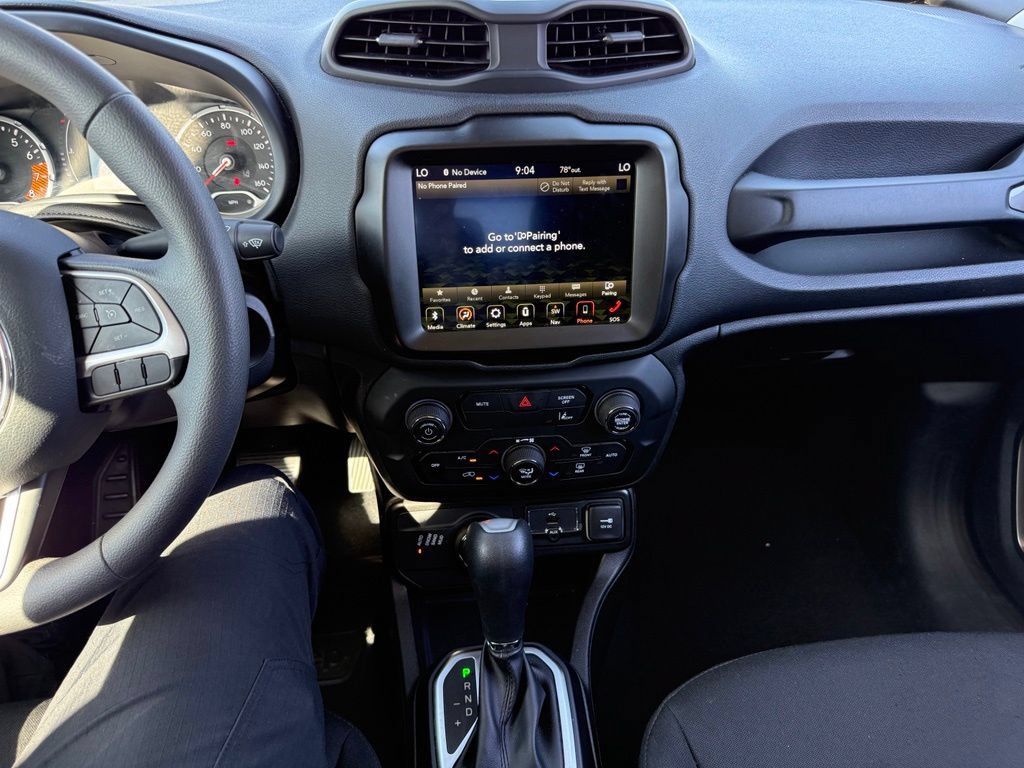 Used 2023 Jeep Renegade Latitude AWD/4WD image 9