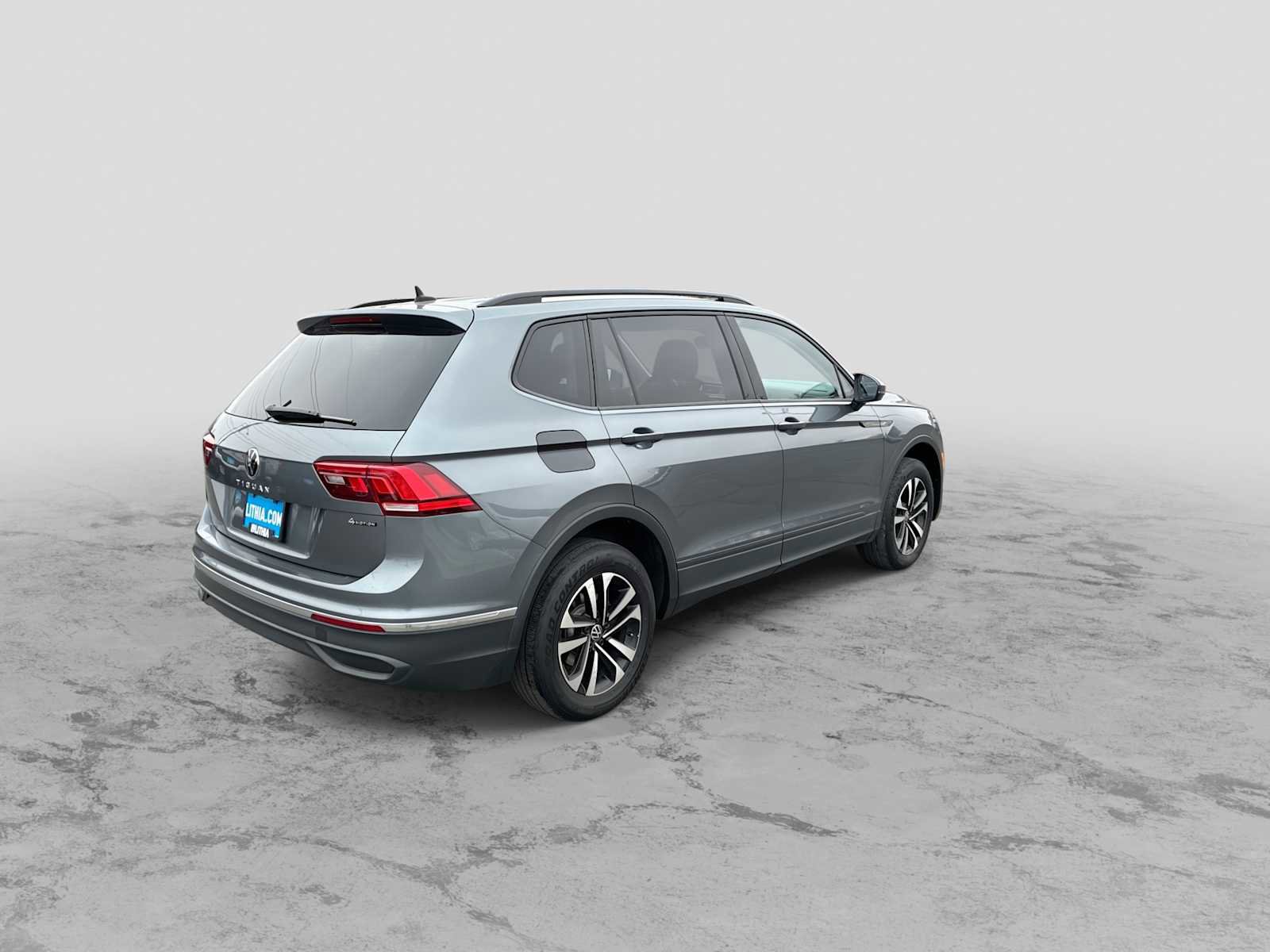 Used 2023 Volkswagen Tiguan S image 8