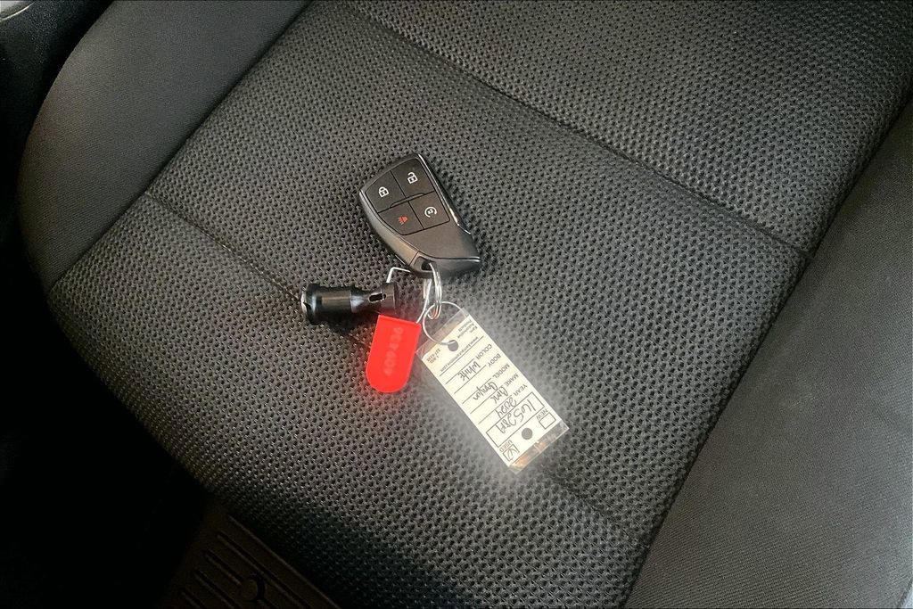 Used 2024 GMC Canyon Elevation w/ Convenience Package image 10