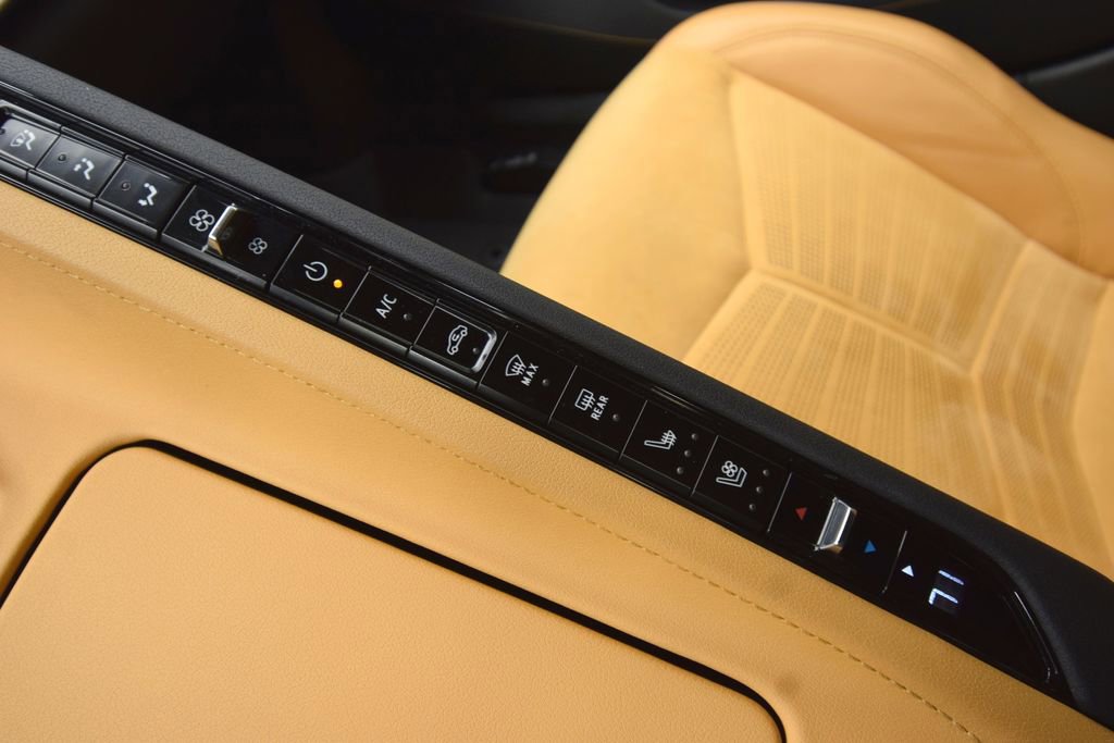 Used 2024 Chevrolet Corvette Z06 image 31