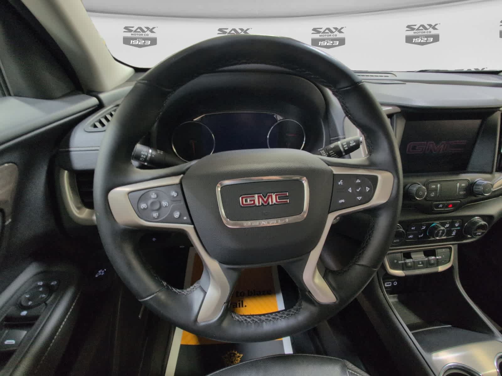 Used 2024 GMC Terrain Denali w/ Denali Premium Package AWD/4WD image 12